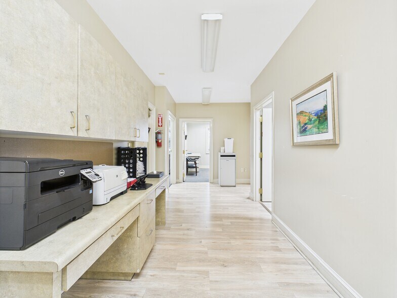 More Photos Of 201 E Dr Hicks Blvd, Florence Medical For Sale