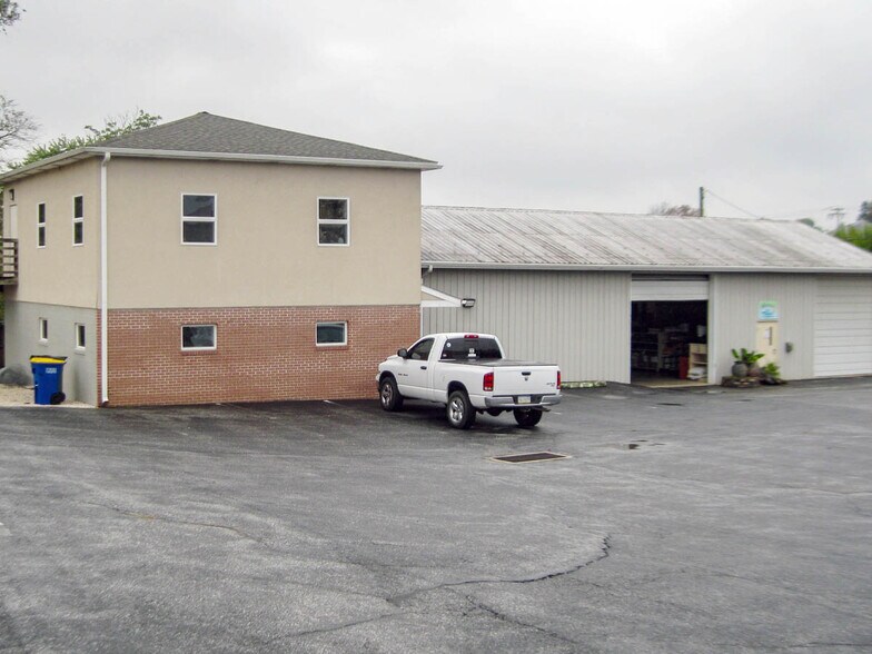 More Photos Of 1880 W Mason Ave, York Light Manufacturing For Lease