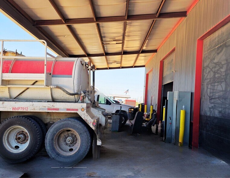 More Photos Of 1003 E County Road 140, Midland Industrial For Lease