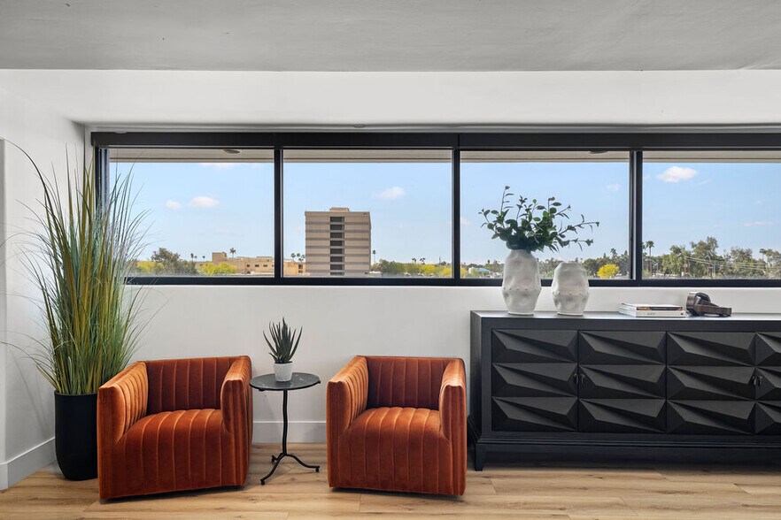 More Photos Of 560 W Brown Rd, Mesa Office For Lease