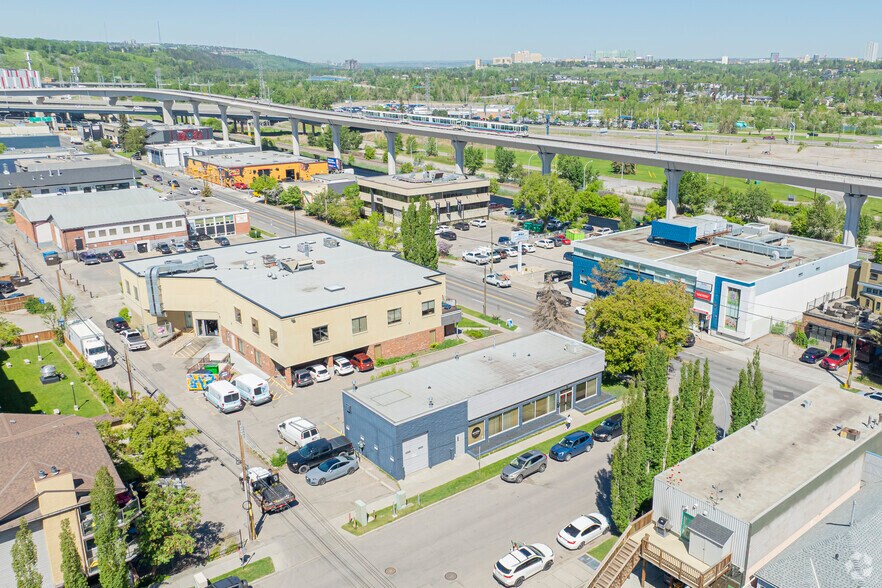 More Photos Of 1801 10th Ave SW, Calgary Showroom For Lease