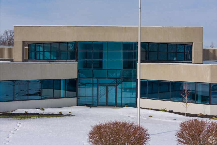 More Photos Of 100 Centre Dr, Orchard Park Warehouse For Lease