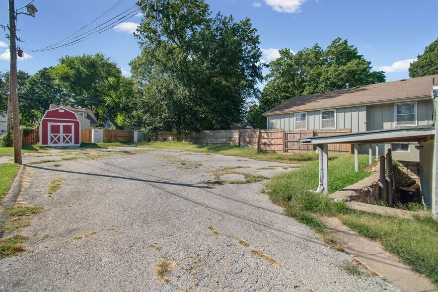 More Photos Of 7132 Main St, Kansas City Office Residential For Sale