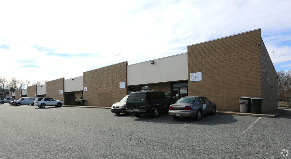 More Photos Of 2906-2924 Baltic Ave, Greensboro Industrial For Lease