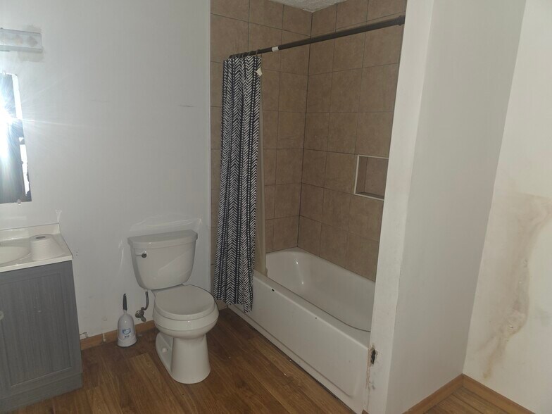 More Photos Of 822 Main St, Jamestown Freestanding For Sale