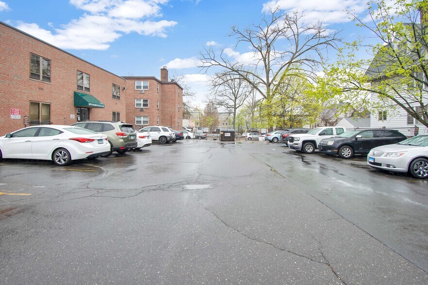 More Photos Of 609 Farmington Ave, Hartford Medical For Lease