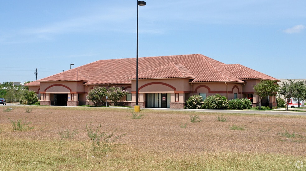 More Photos Of 2224 Camelot Dr, Harlingen Medical For Lease