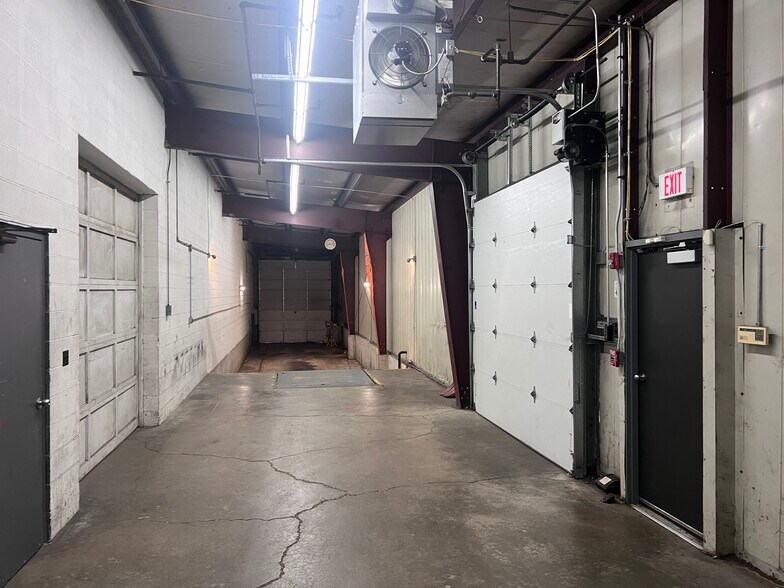 More Photos Of 1700 Landmark Rd, Aurora Warehouse For Lease