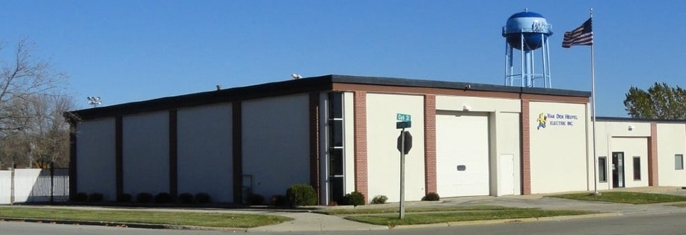 More Photos Of 920-930 Oak St, De Pere General Retail For Lease