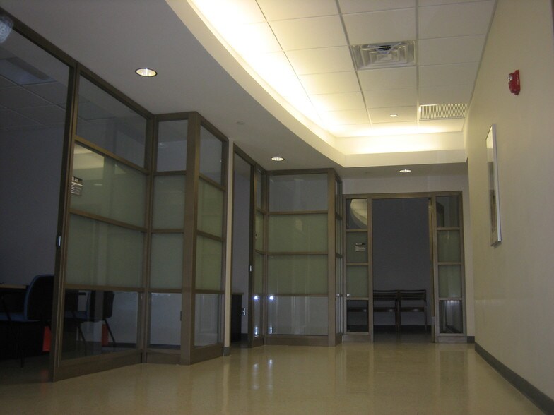 More Photos Of 722 Myrtle Ave, Brooklyn Warehouse For Lease