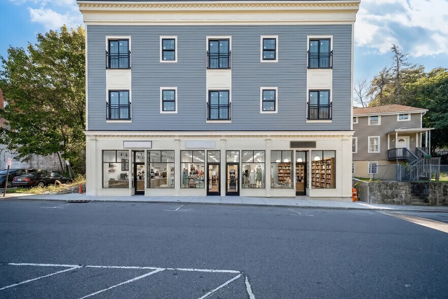 Primary Photo Of 10 Market St, Wappingers Falls Apartments For Lease