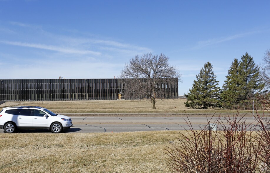 More Photos Of 1505 Central Park Commons Dr, Eagan Unknown For Lease