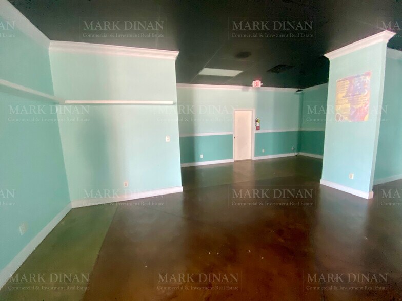 More Photos Of 3186 Pelham Pky, Pelham General Retail For Lease