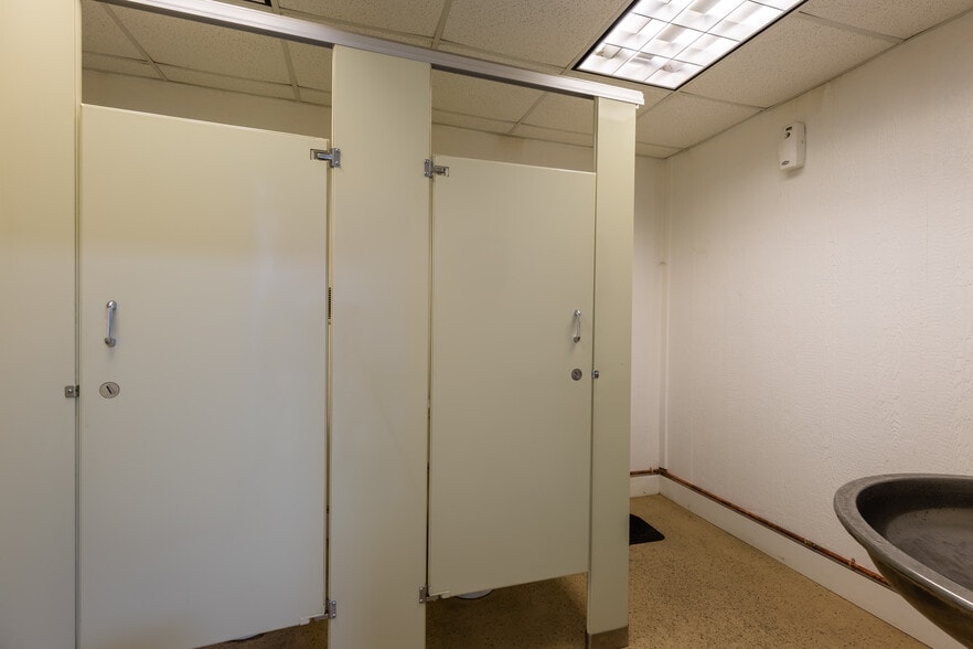 More Photos Of 3100 E Highway 199, Springtown Warehouse For Lease