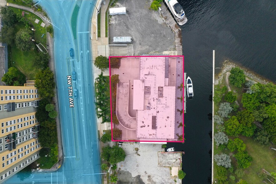 More Photos Of 528 NW 7th Ave, Miami Office For Sale