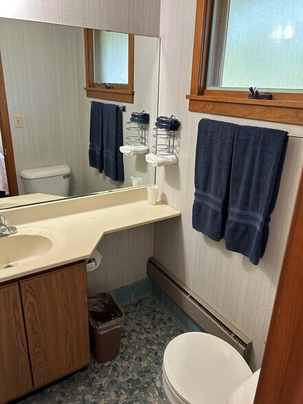 More Photos Of 3145 Stevenson Pier Cir, Sturgeon Bay Hotel For Sale