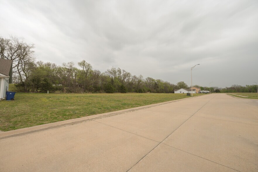 More Photos Of 205 E John, Coffeyville Land For Sale
