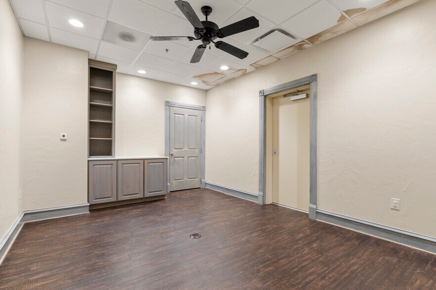 More Photos Of 3611 North St, Nacogdoches Storefront For Lease