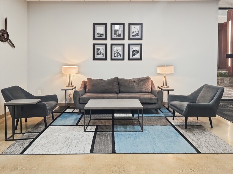 More Photos Of 15851 Dallas Pkwy, Addison Coworking Space