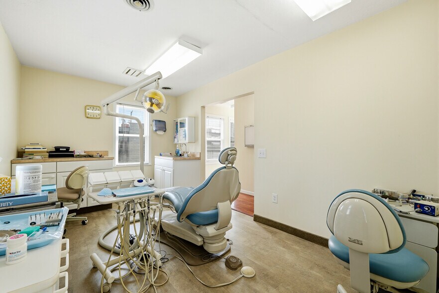 More Photos Of 4910 Maccorkle Ave SW, Charleston Medical For Sale