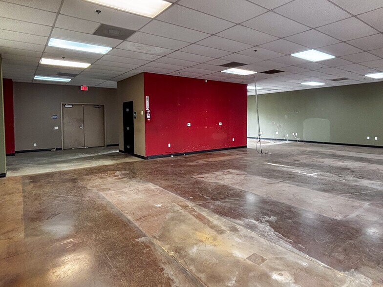 More Photos Of 79440 Highway 111, La Quinta General Retail For Lease