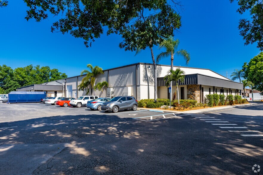 More Photos Of 12450 Automobile Blvd, Clearwater Warehouse For Sale