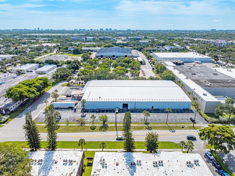 More Photos Of 198 Lock Rd, Deerfield Beach Warehouse For Lease