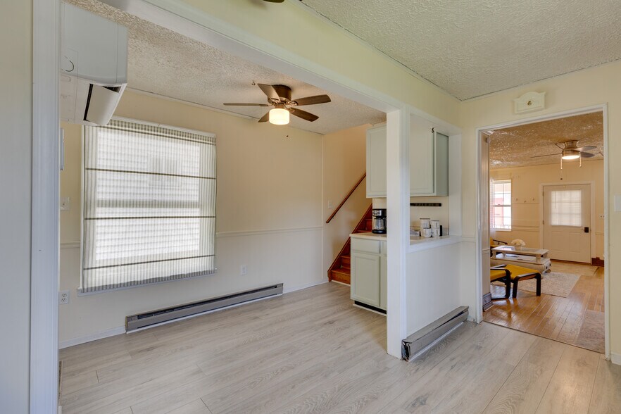 More Photos Of 1053 Washington St, Harpers Ferry Hospitality For Sale