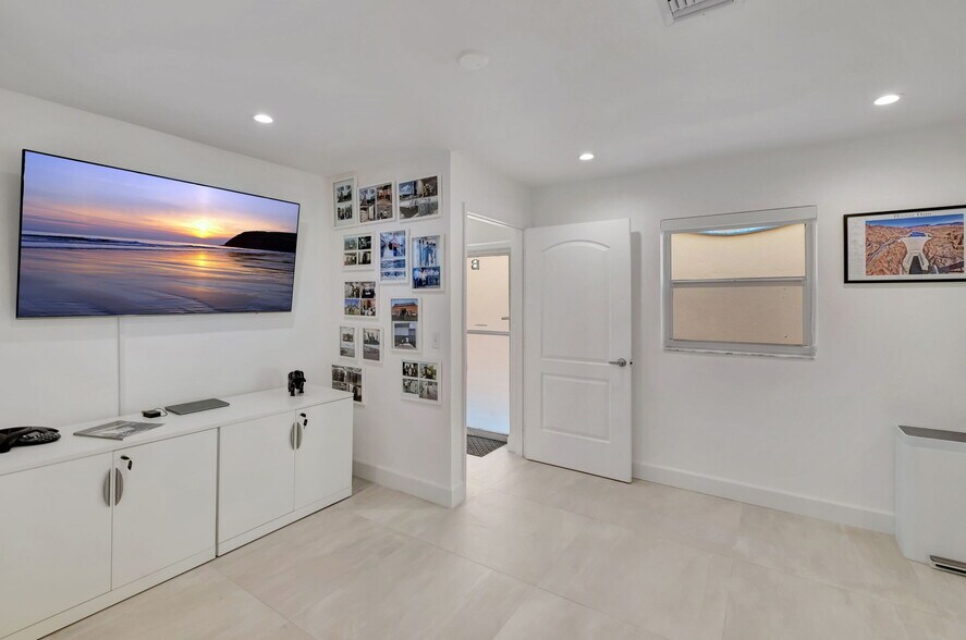 More Photos Of 337 Alcazar Ave, Coral Gables Office For Lease