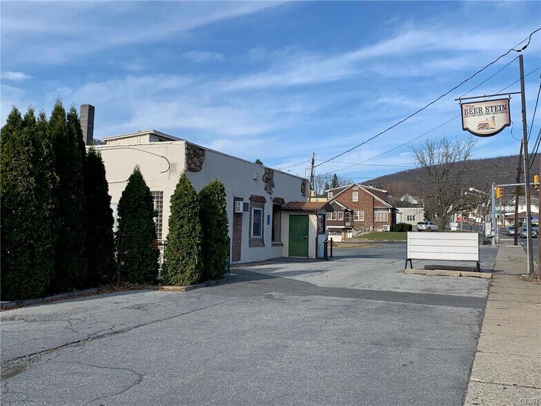 More Photos Of 62 N Broadway, Wind Gap Convenience Store For Sale