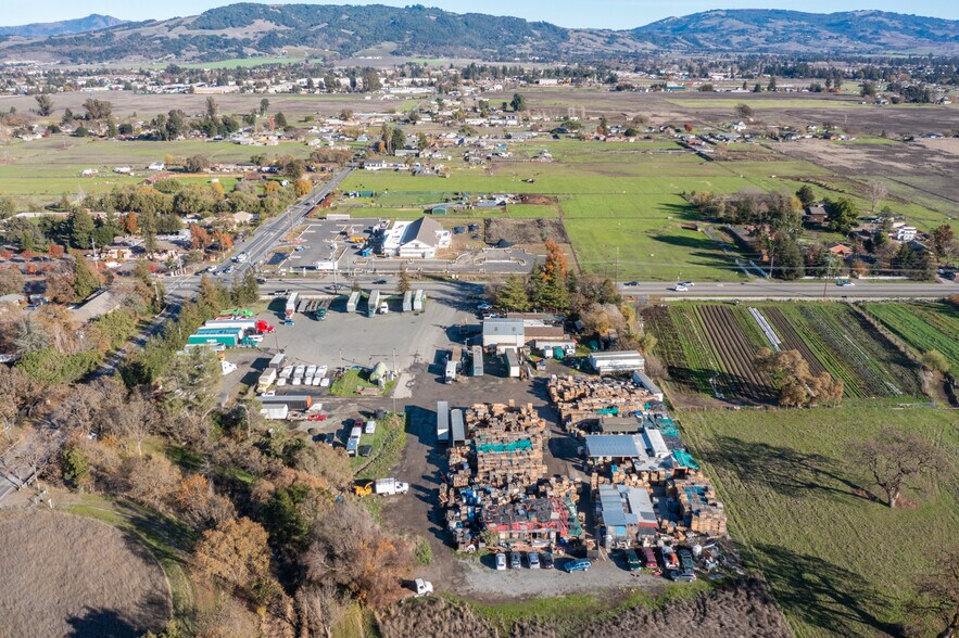 More Photos Of 3809 Stony Point Rd, Santa Rosa Service For Lease