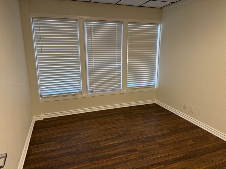 More Photos Of 25124 Narbonne Ave, Lomita Office For Lease