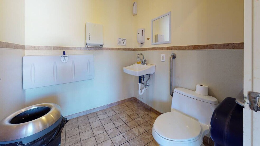 More Photos Of 3225 Sound Ave, Riverhead Storefront Retail Office For Sale