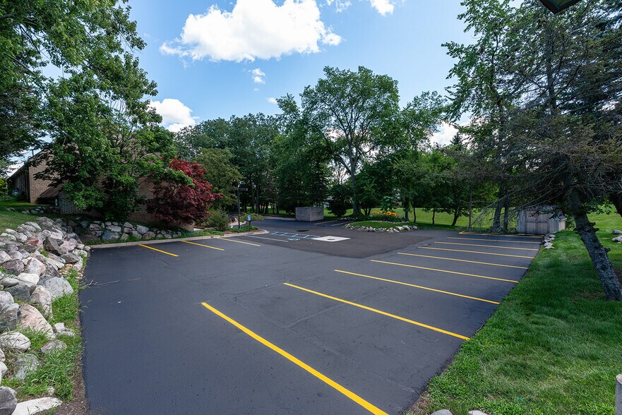 More Photos Of 1181 N Milford Rd, Milford Medical For Lease