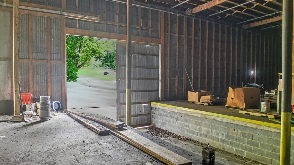 More Photos Of 237 Loretta St, Greeneville Industrial For Sale