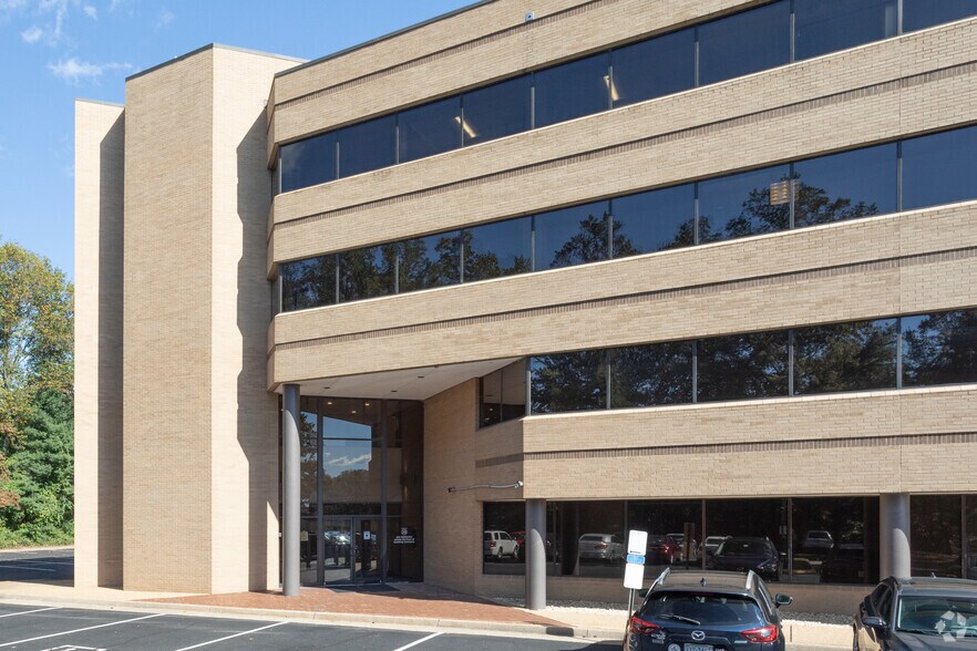 More Photos Of 10640 Page Ave, Fairfax Office For Lease