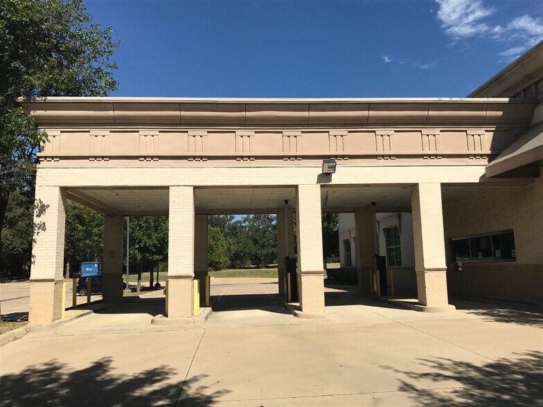 More Photos Of 1900 Ballpark Way, Arlington Medical For Lease