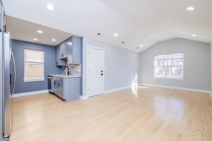 More Photos Of 6126 Eberhart ave, Chicago Apartments For Sale