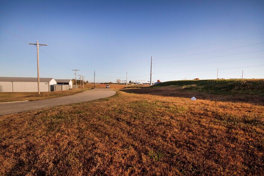 More Photos Of 2001 Spring Valley Rd, Junction City Land For Sale
