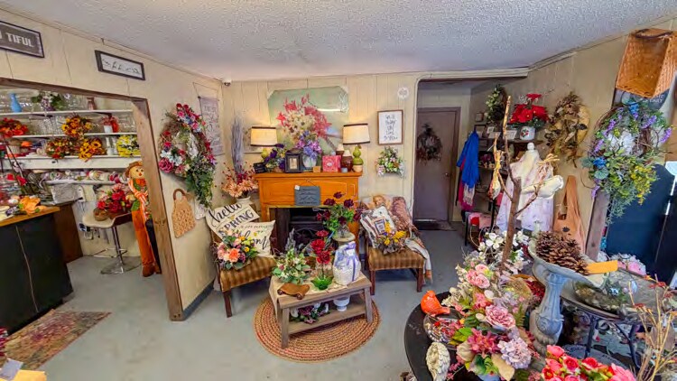More Photos Of 402 E Parkway, Gatlinburg Apartments For Sale