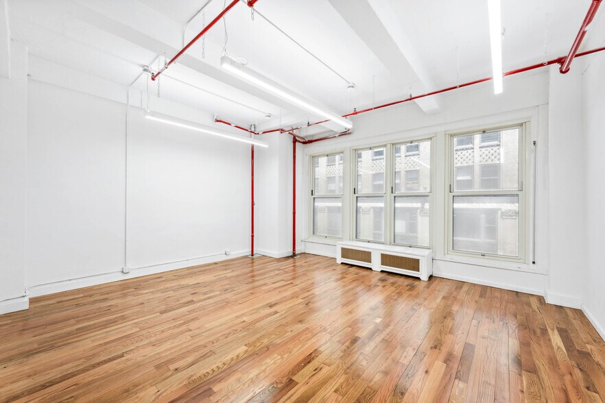 More Photos Of 124 W 36th St, New York Loft Creative Space For Lease