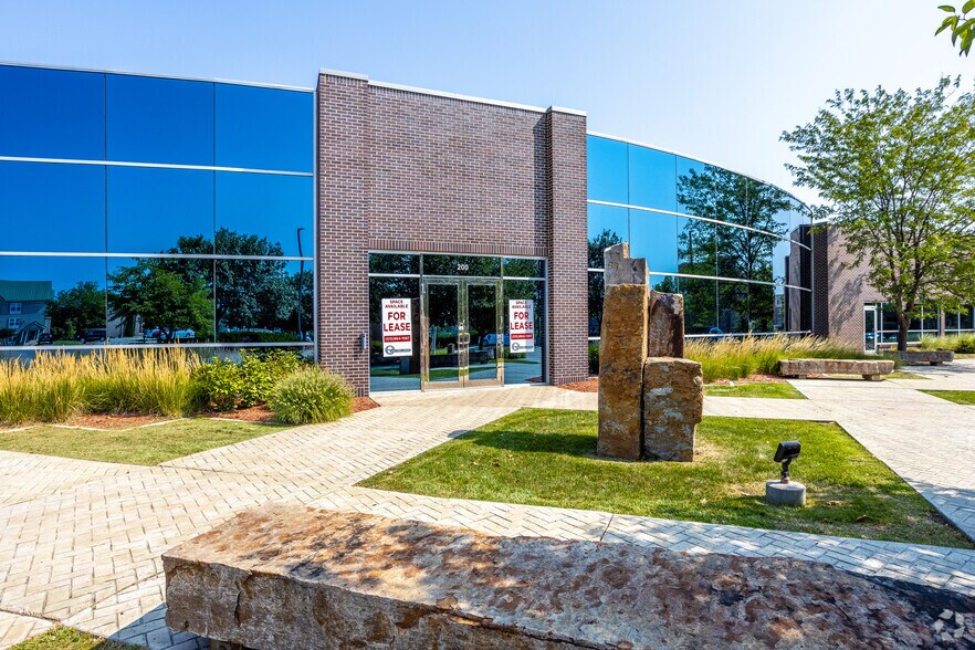 More Photos Of 2501 SE Tones Dr, Ankeny Medical For Lease