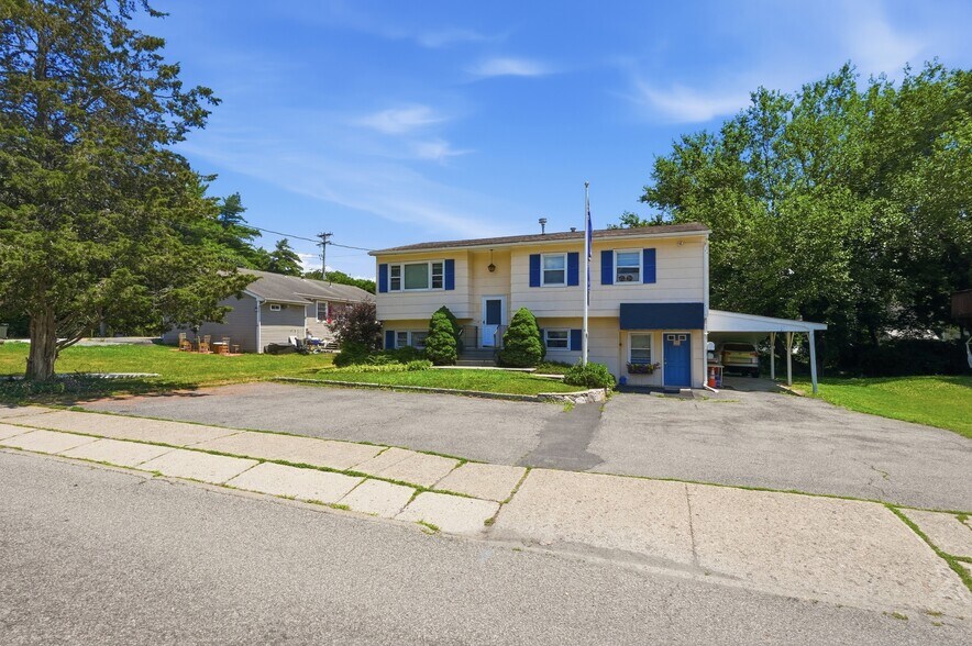 More Photos Of 3 Pierces Rd, Newburgh Office Residential For Sale