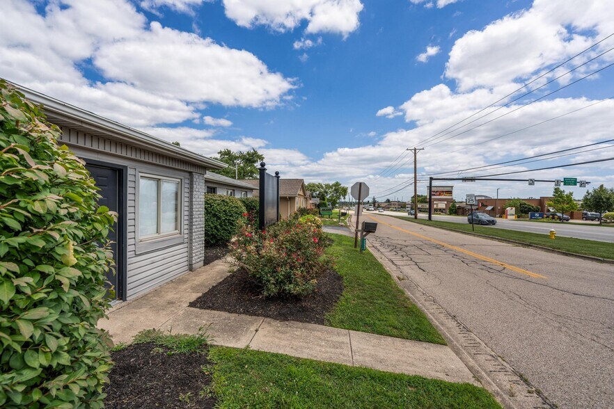 More Photos Of 2233 Miamisburg-Centerville Rd, Dayton Office For Sale