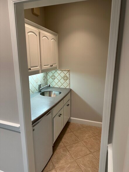 More Photos Of 1849 Peeler Rd, Dunwoody Medical For Lease