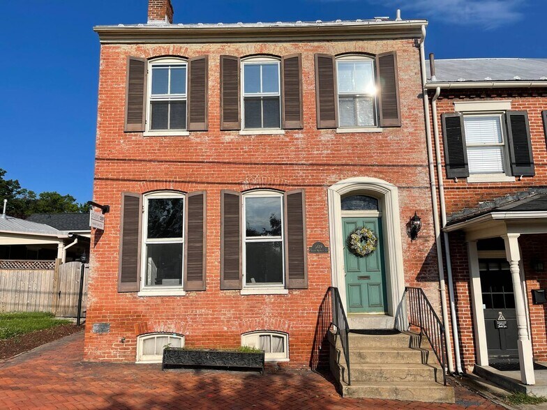More Photos Of 509 S Market St, Frederick Freestanding For Sale