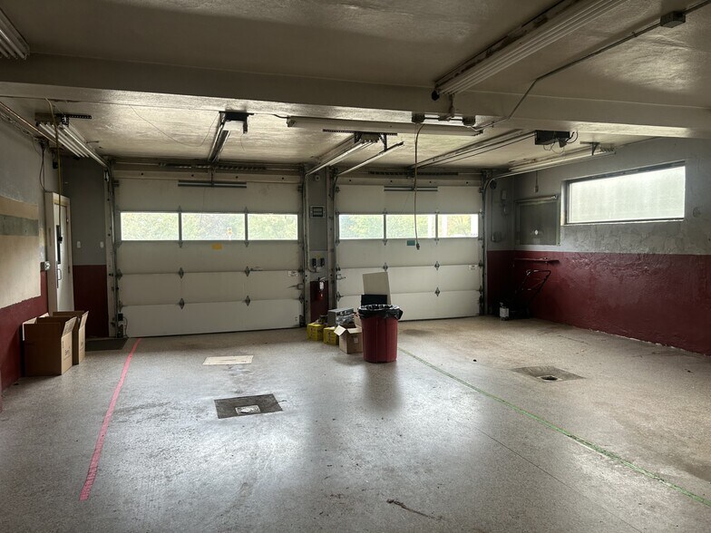 More Photos Of 21 Park Ave, Somerville Police Fire Station For Lease