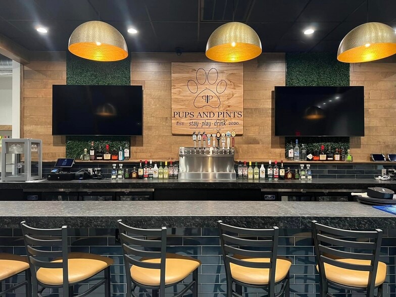 More Photos Of 2413 London Bridge Rd, Virginia Beach Freestanding For Sale