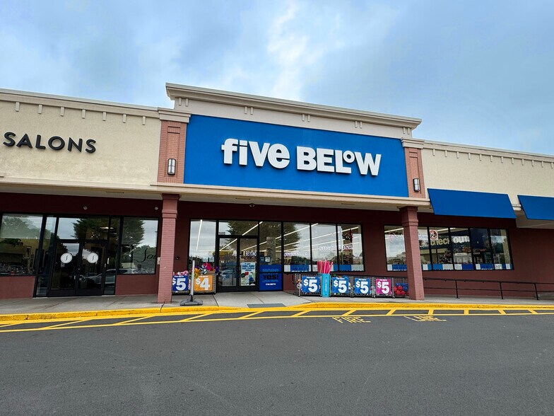 More Photos Of 1600 Southeast Rd, Farmington Unknown For Lease