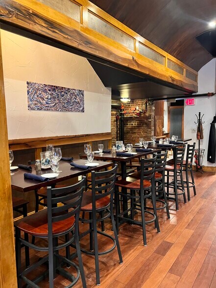 More Photos Of 413 N Charles St, Baltimore Restaurant For Lease
